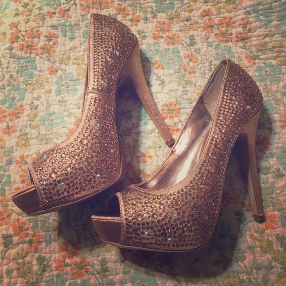 Steve Madden Rose Gold Heels Size 8.5